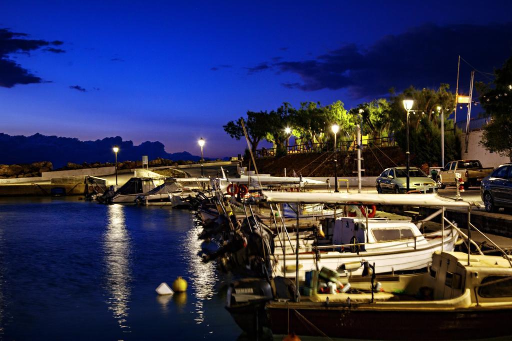 Stam'S Paradise Chrissi Akti Chania Exterior foto