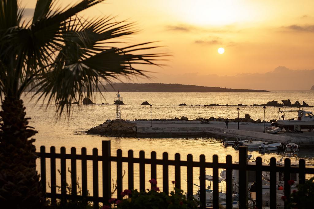 Stam'S Paradise Chrissi Akti Chania Exterior foto